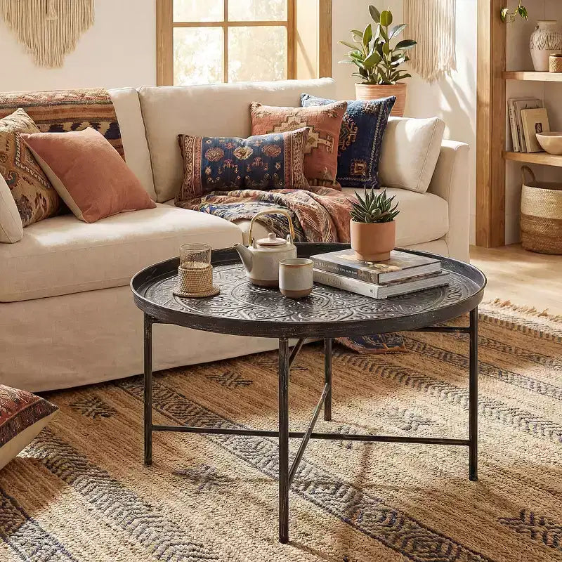 Table basse ronde vintage en métal 24" avec plateau martelé