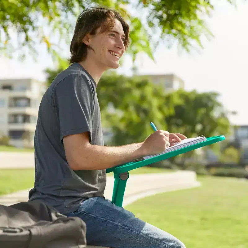 Grand bureau portable pliable avec surface et accoudoirs réglables