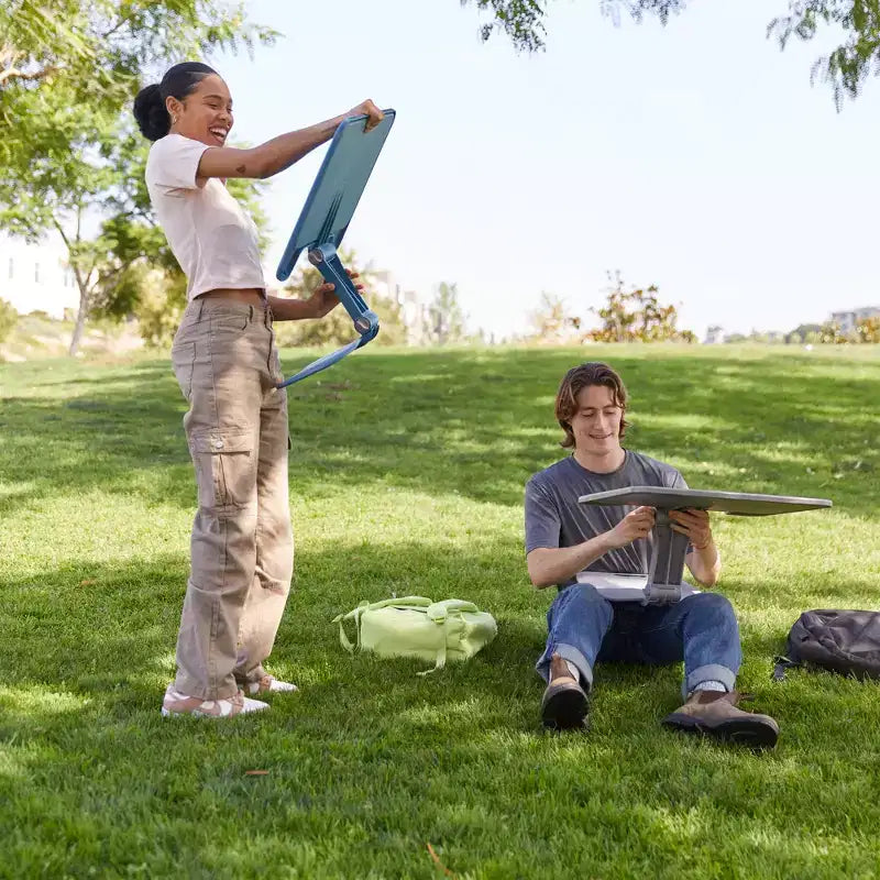 Grand bureau portable pliable avec surface et accoudoirs réglables