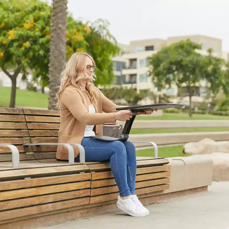 Grand bureau portable pliable avec surface et accoudoirs réglables