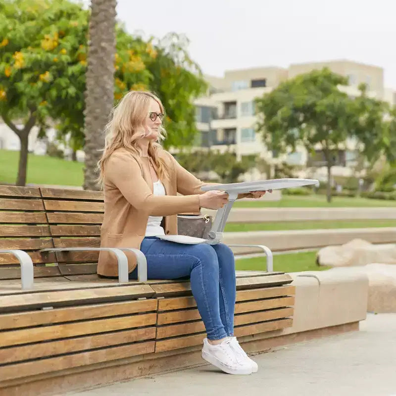 Grand bureau portable pliable avec surface et accoudoirs réglables