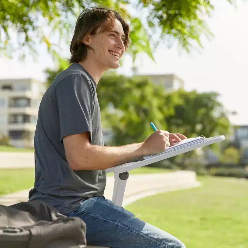 Grand bureau portable pliable avec surface et accoudoirs réglables