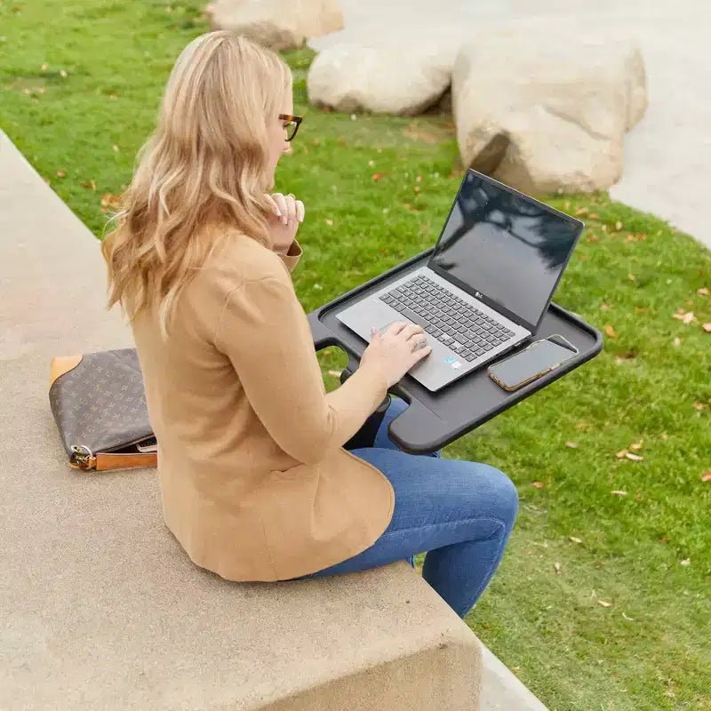 Grand bureau portable pliable avec surface et accoudoirs réglables
