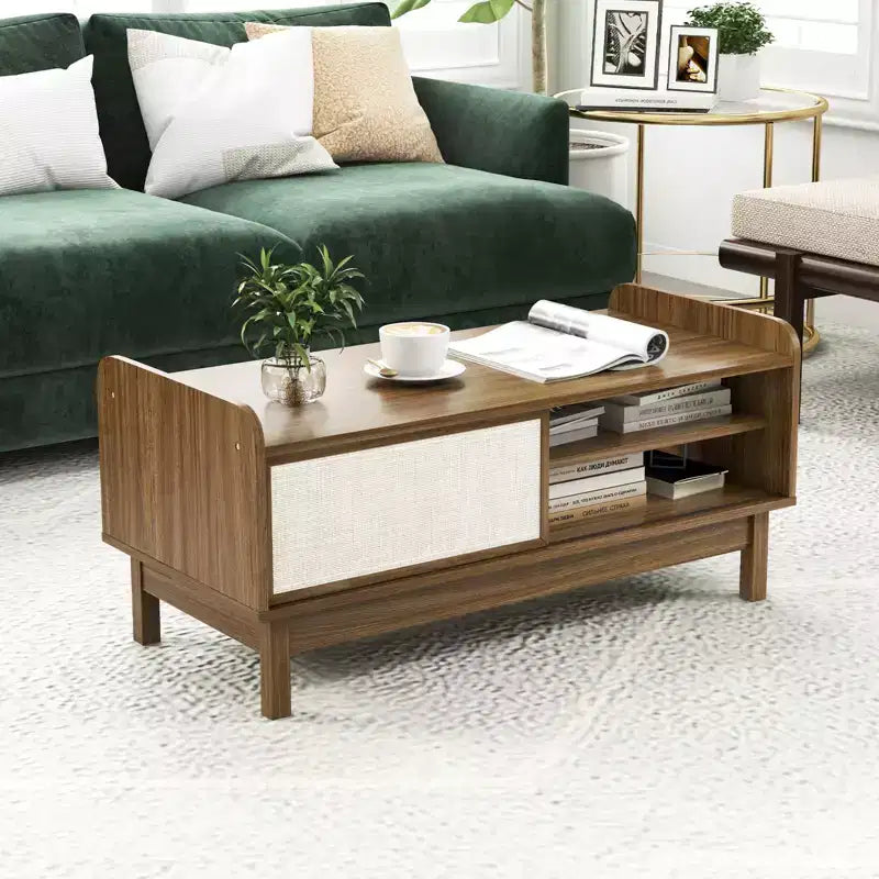 Table basse moderne du milieu du siècle avec portes coulissantes en rotin et étagère réglable