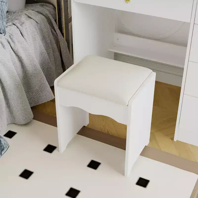 Coiffeuse blanche avec éclairage d'appoint en cristal, miroir coulissant et plateau en verre
