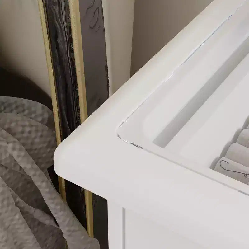 Coiffeuse blanche avec éclairage d'appoint en cristal, miroir coulissant et plateau en verre