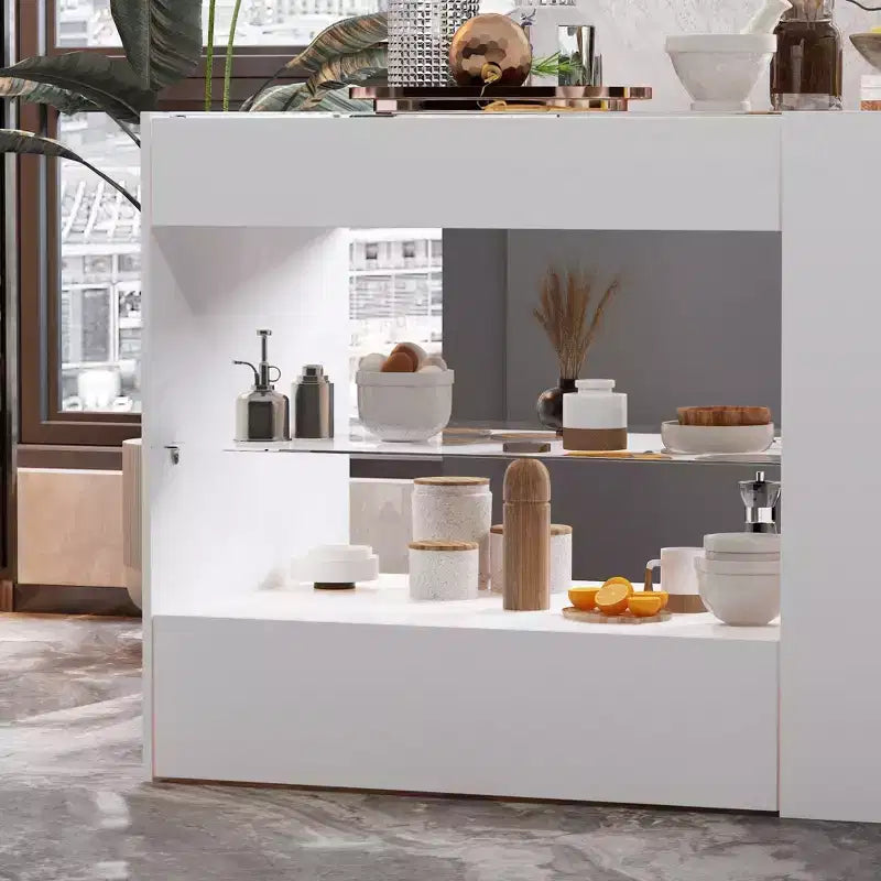 Îlot de cuisine blanc avec 8 tiroirs, étagères de rangement et plateau en verre